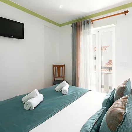 Lazy House فيلة نازاريه